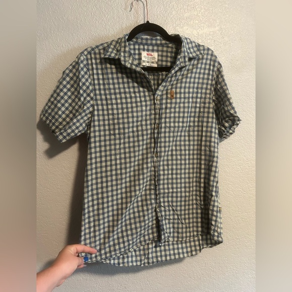 Men’s Fjall raven high coast short sleeve button up shirt - Picture 2 of 7